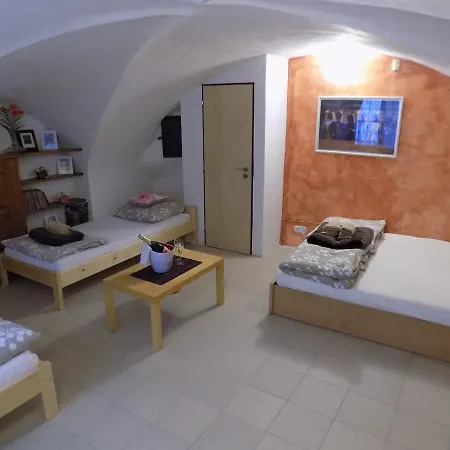 Apartment Latran 15 *